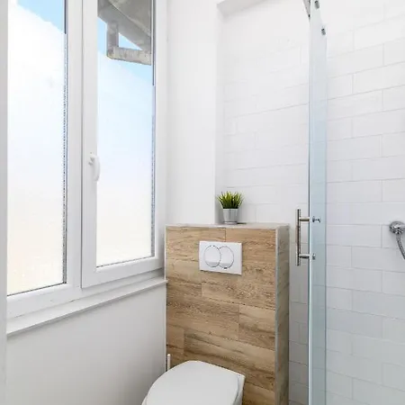 Apartment With Wifi - 21408 *
